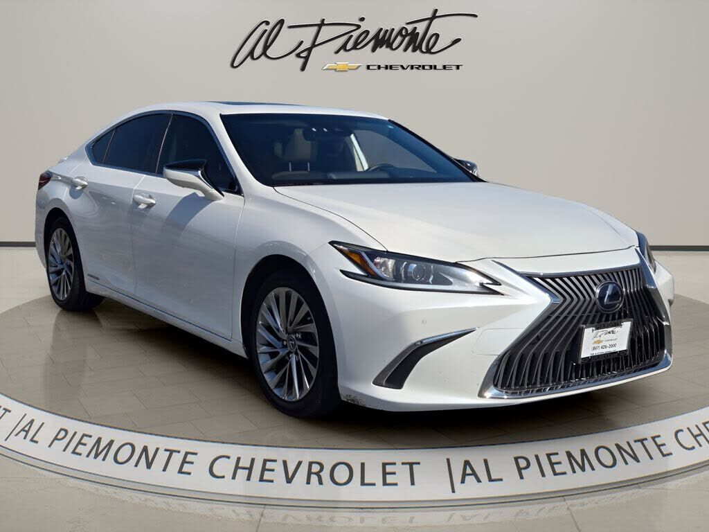 2019 LEXUS ES