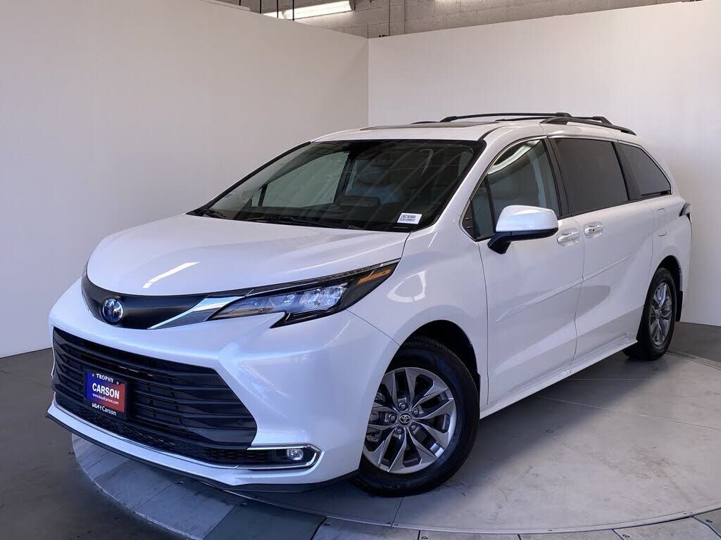 2024 TOYOTA Sienna