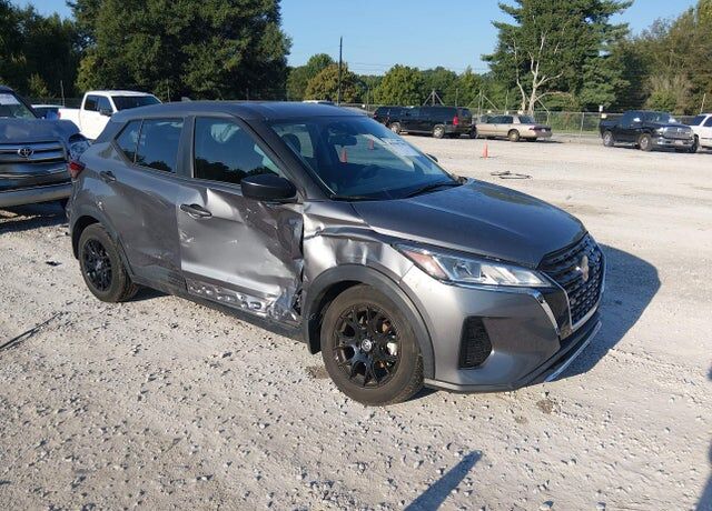 2023 NISSAN Kicks