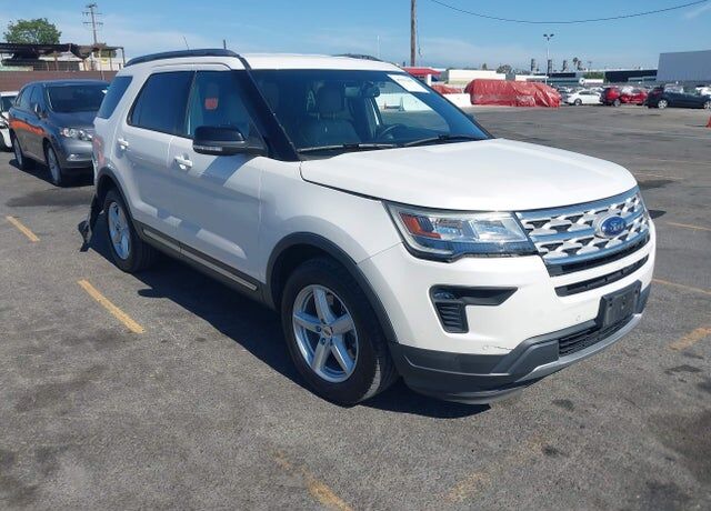 2018 FORD Explorer
