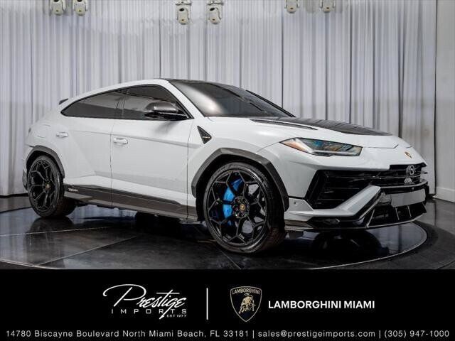 2024 LAMBORGHINI URUS