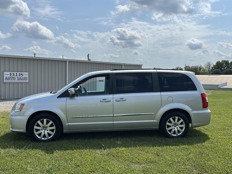 2011 CHRYSLER Town and Country