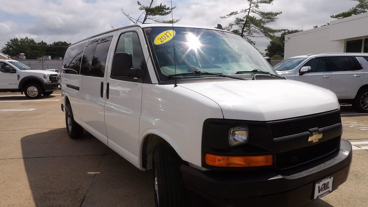 2017 CHEVROLET Express