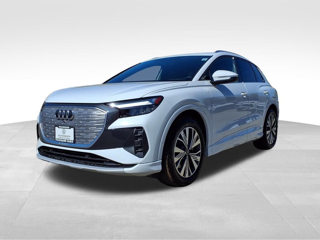 2023 AUDI Q4