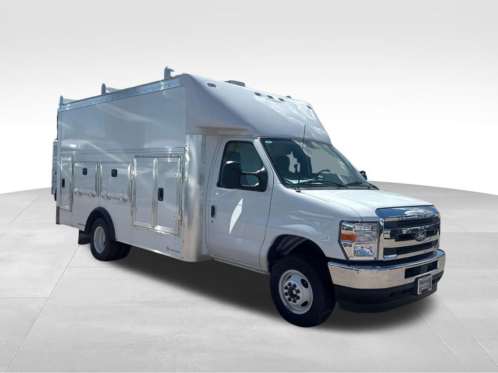 2027 FORD E-450