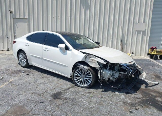 2016 LEXUS ES