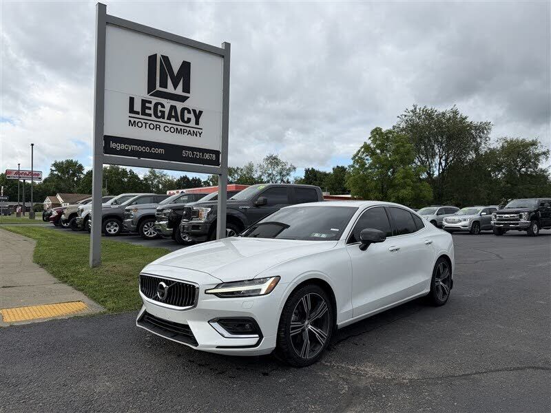 2022 VOLVO S60