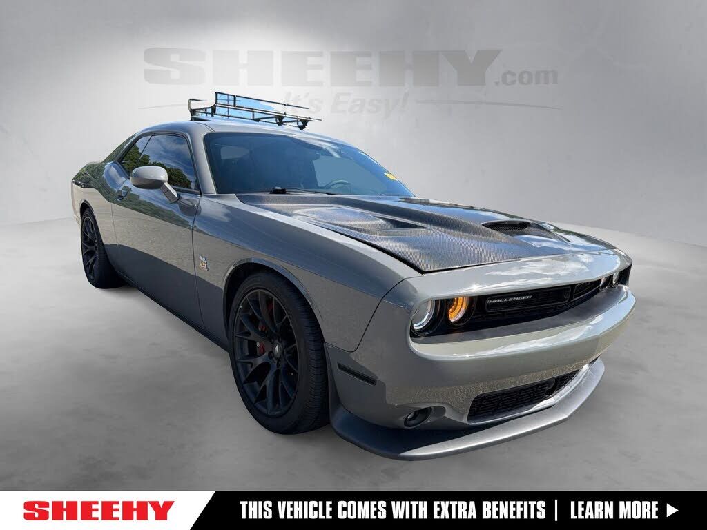 2017 DODGE Challenger
