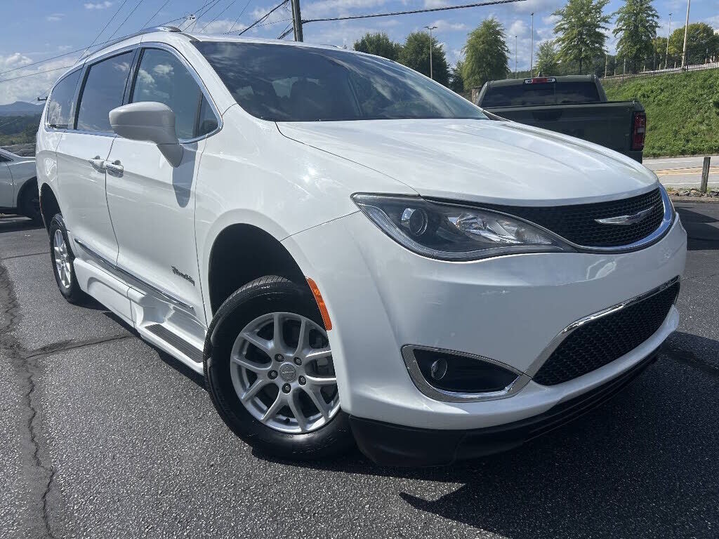 2020 CHRYSLER Pacifica