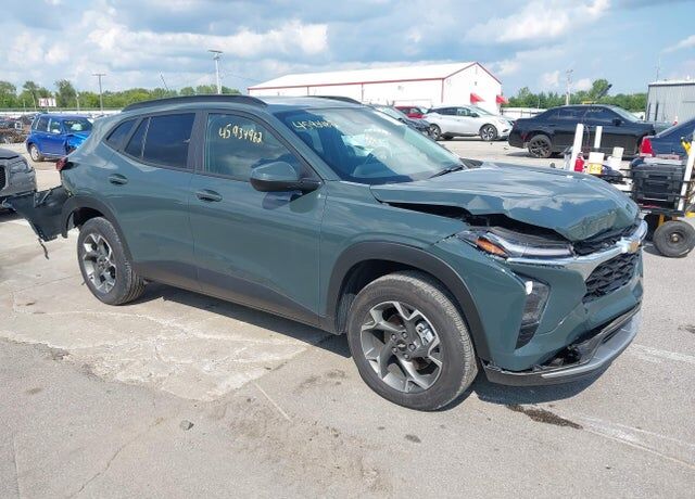 2025 CHEVROLET Trax