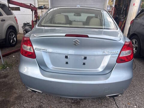 2011 SUZUKI Kizashi