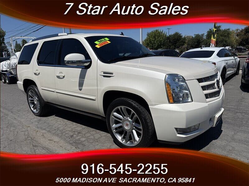 2013 CADILLAC Escalade