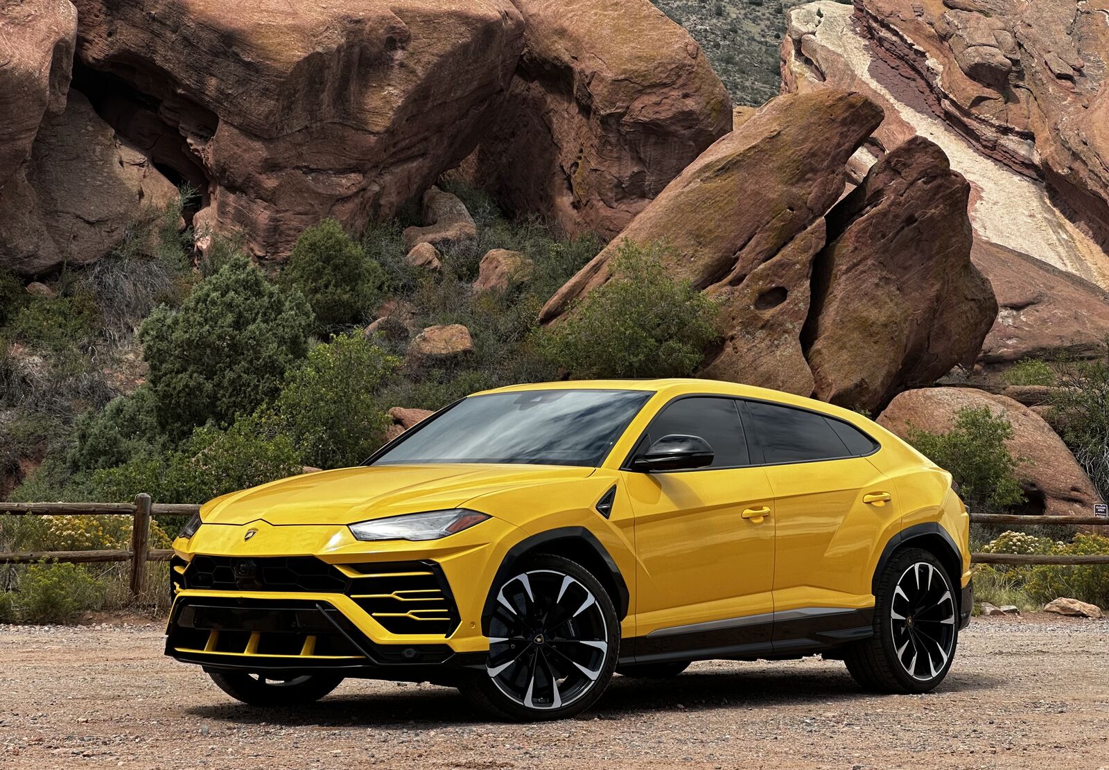 2020 LAMBORGHINI URUS
