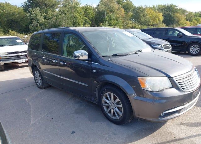 2014 CHRYSLER Town and Country