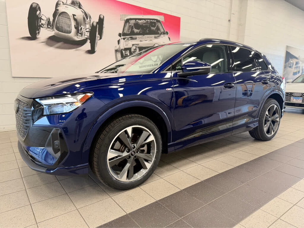2023 AUDI Q4