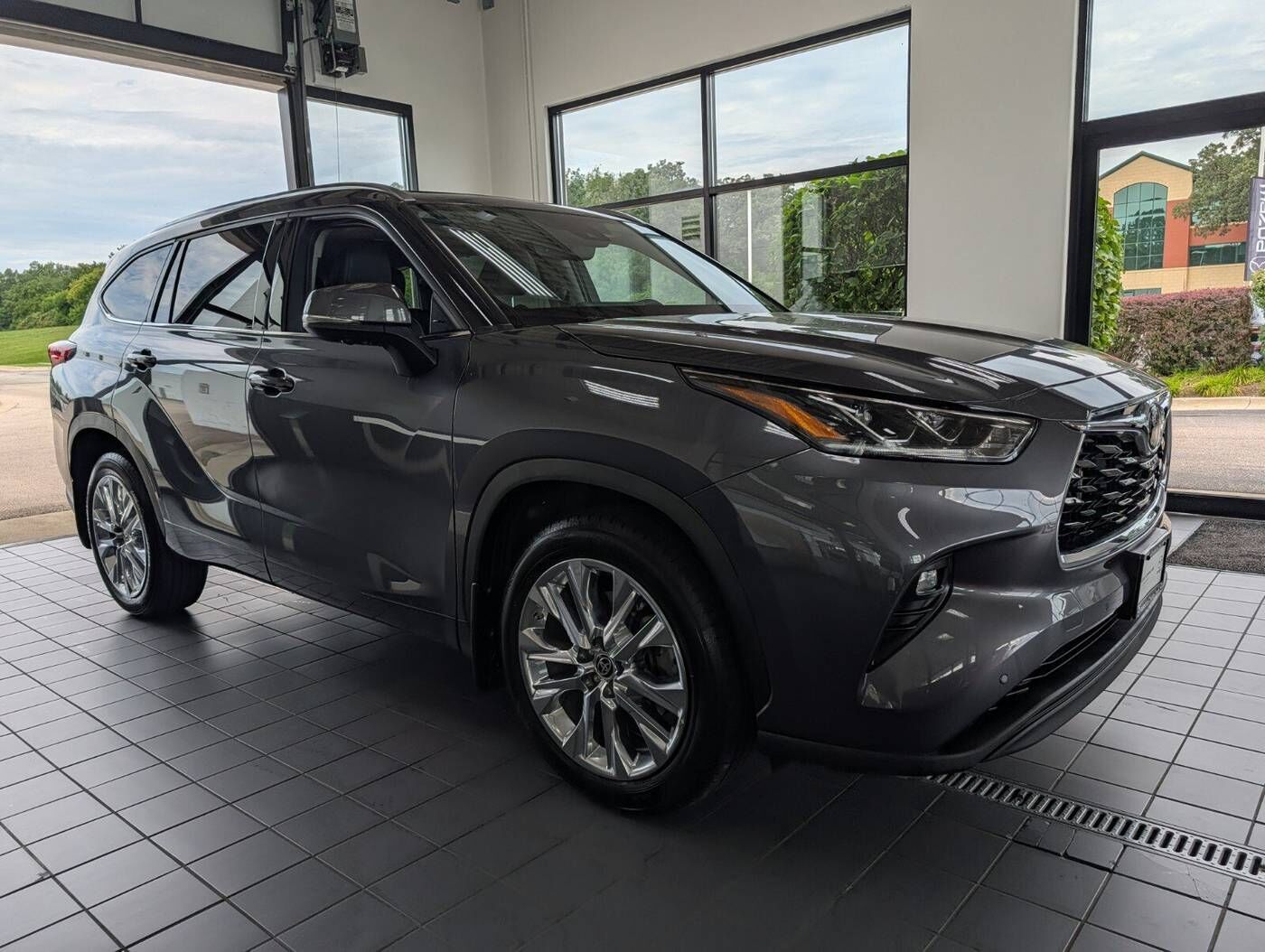 2023 TOYOTA Highlander