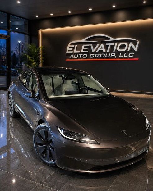 2025 TESLA Model 3