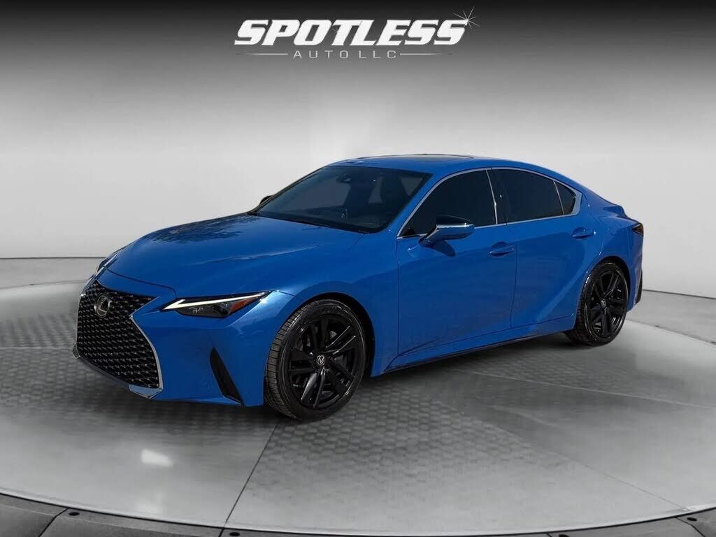 2021 LEXUS IS