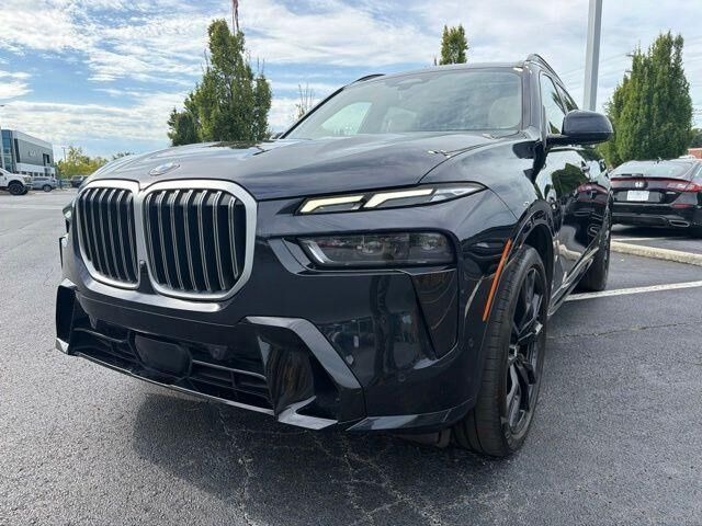 2023 BMW X7