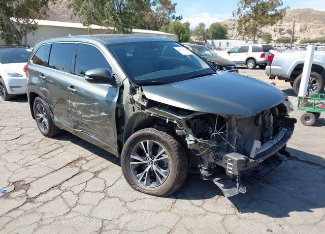 2018 TOYOTA Highlander