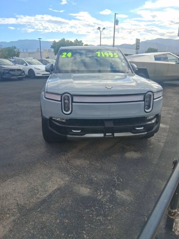 2024 RIVIAN R1T