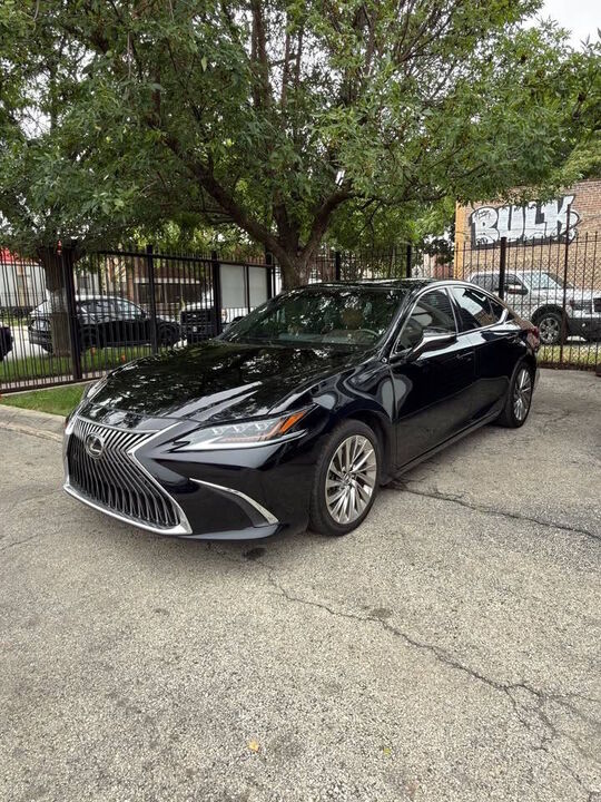 2019 LEXUS ES