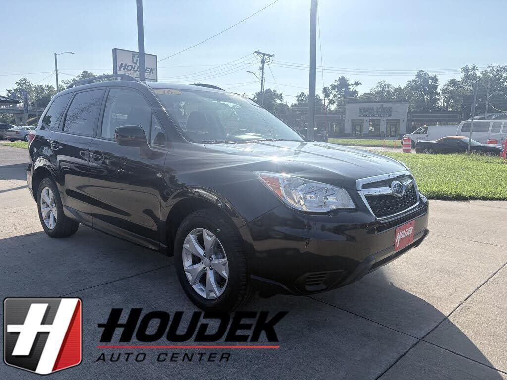 2016 SUBARU Forester