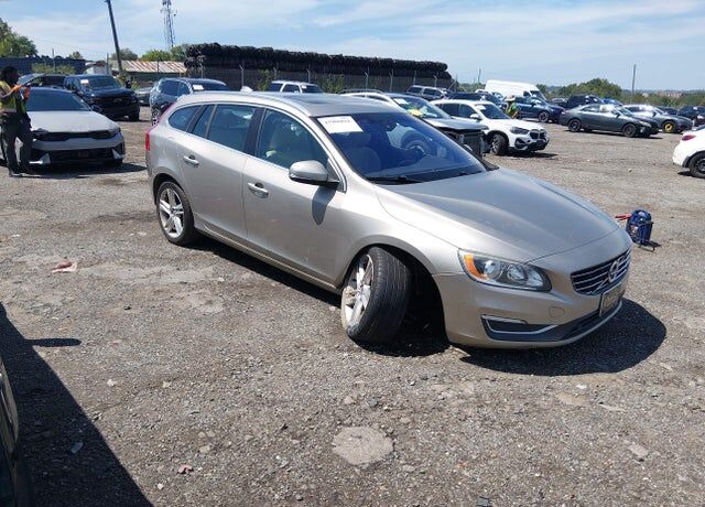 2015 VOLVO V60