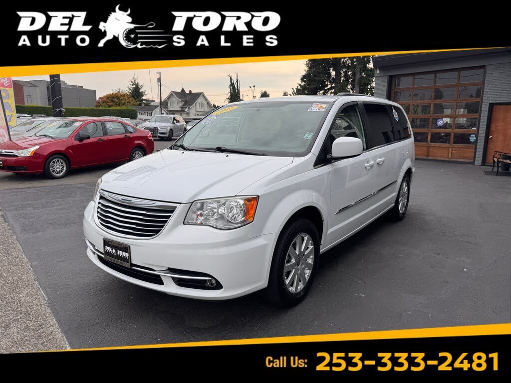 2014 CHRYSLER Town and Country