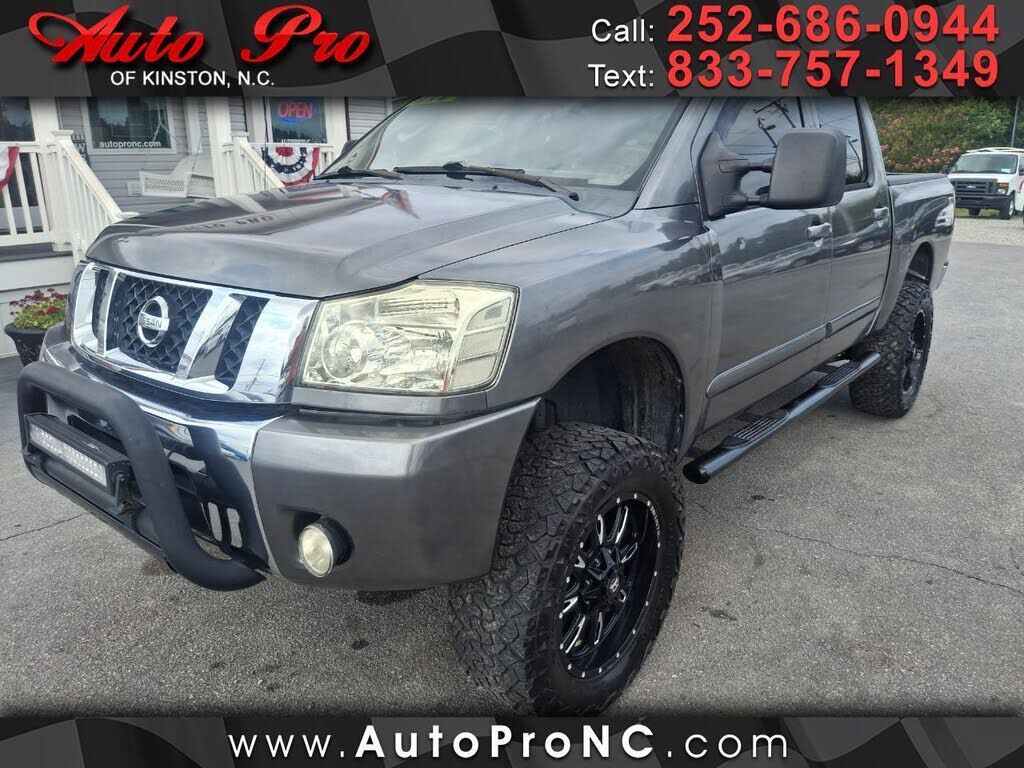 2011 NISSAN Titan