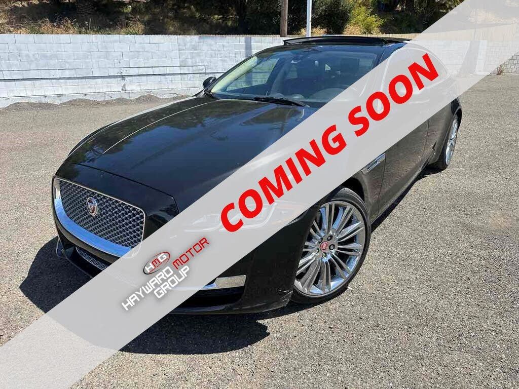 2016 JAGUAR XJ