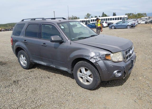 2011 FORD Escape