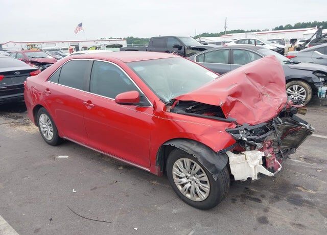 2013 TOYOTA Camry