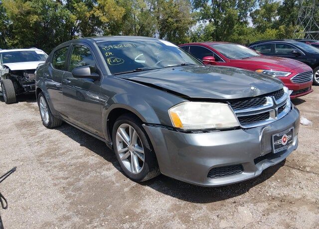 2013 DODGE Avenger