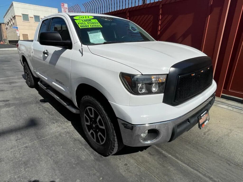 2011 TOYOTA Tundra