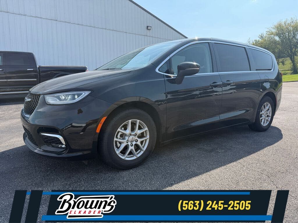 2023 CHRYSLER Pacifica