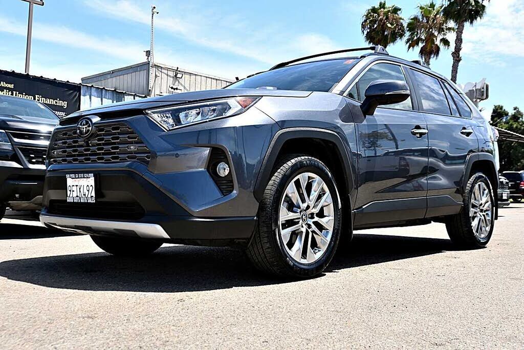 2019 TOYOTA RAV4