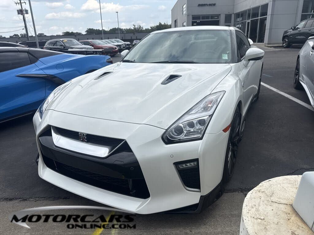 2020 NISSAN GT-R