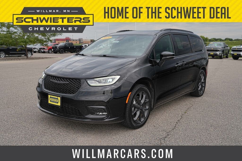 2025 CHRYSLER Pacifica