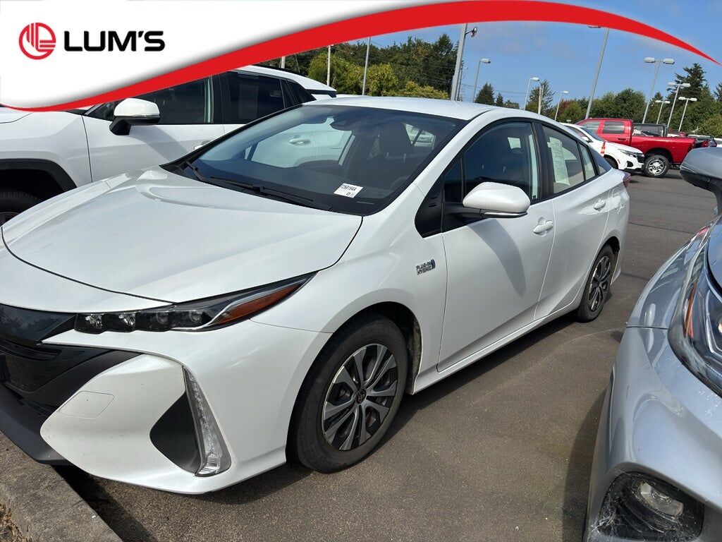 2022 TOYOTA Prius