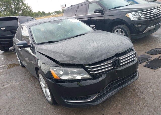 2014 VOLKSWAGEN Passat