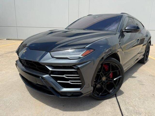 2019 LAMBORGHINI URUS