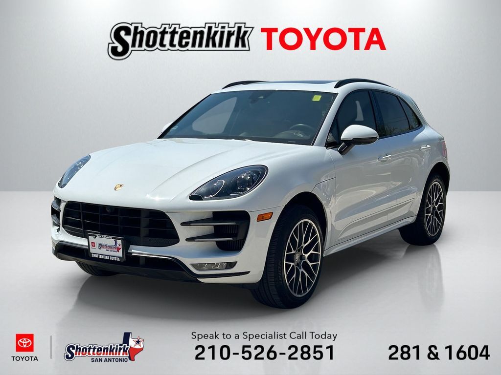 2016 PORSCHE Macan
