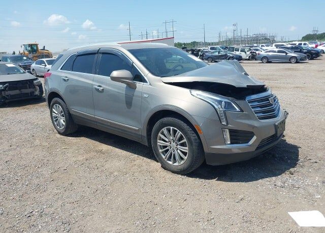 2017 CADILLAC XT5