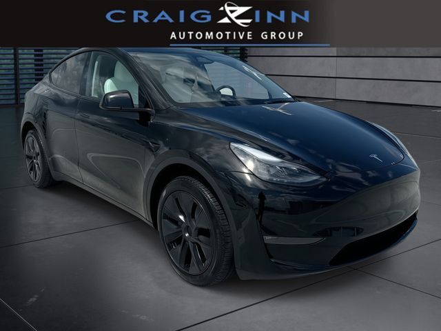 2025 TESLA Model Y
