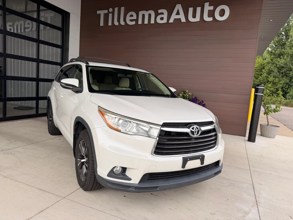 2016 TOYOTA Highlander