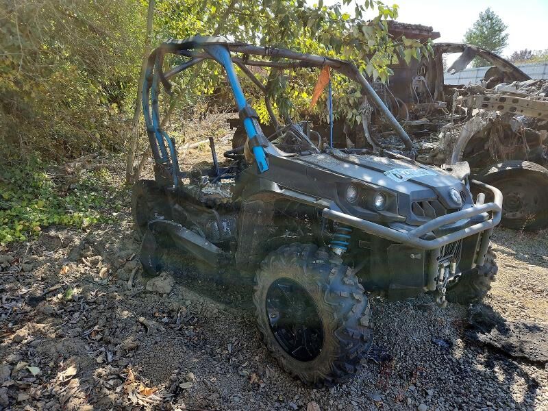 2016 CAN-AM Commander - XT/XT-P/MOS