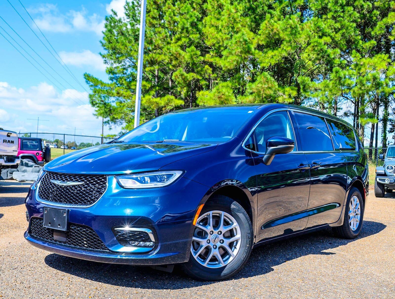 2023 CHRYSLER Pacifica