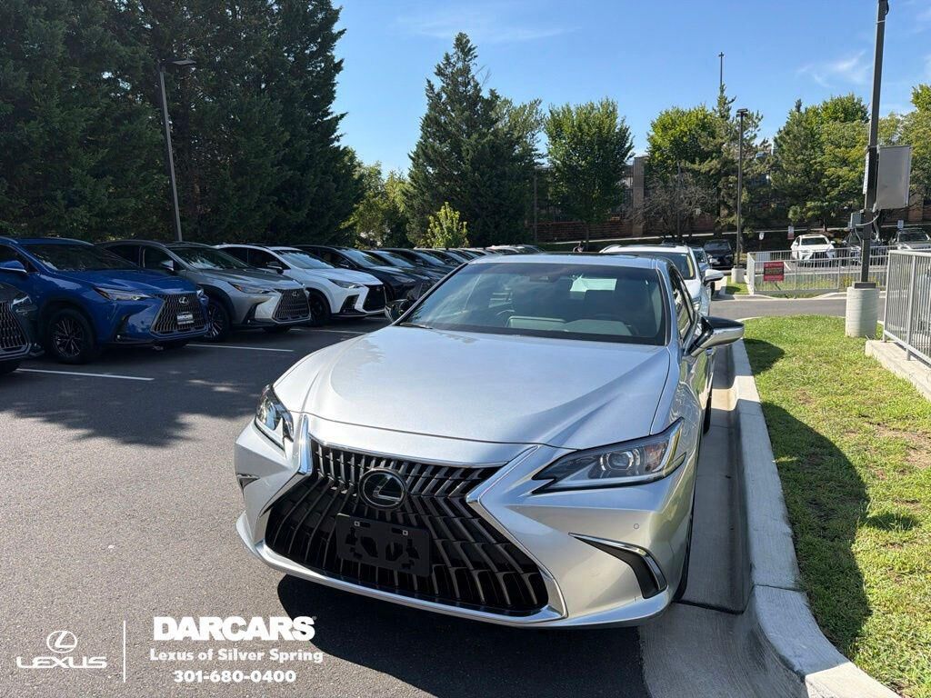 2025 LEXUS ES