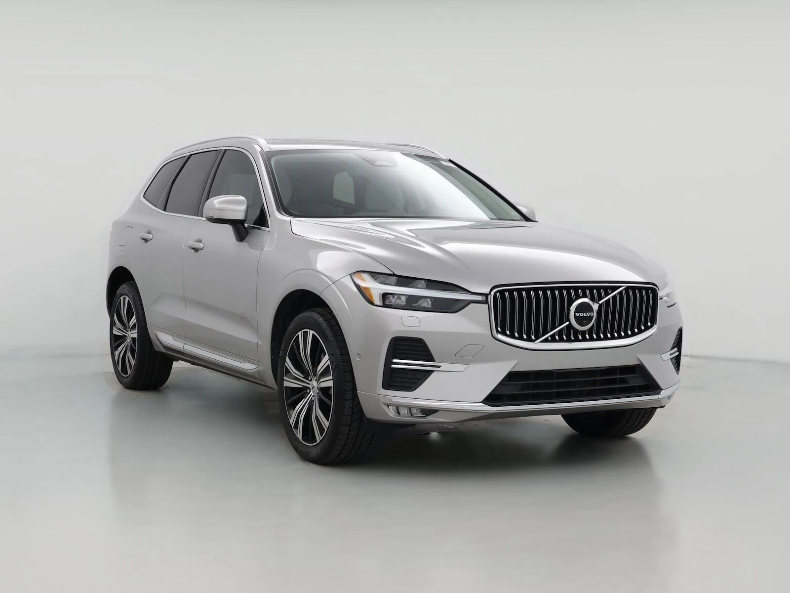 2022 VOLVO XC60